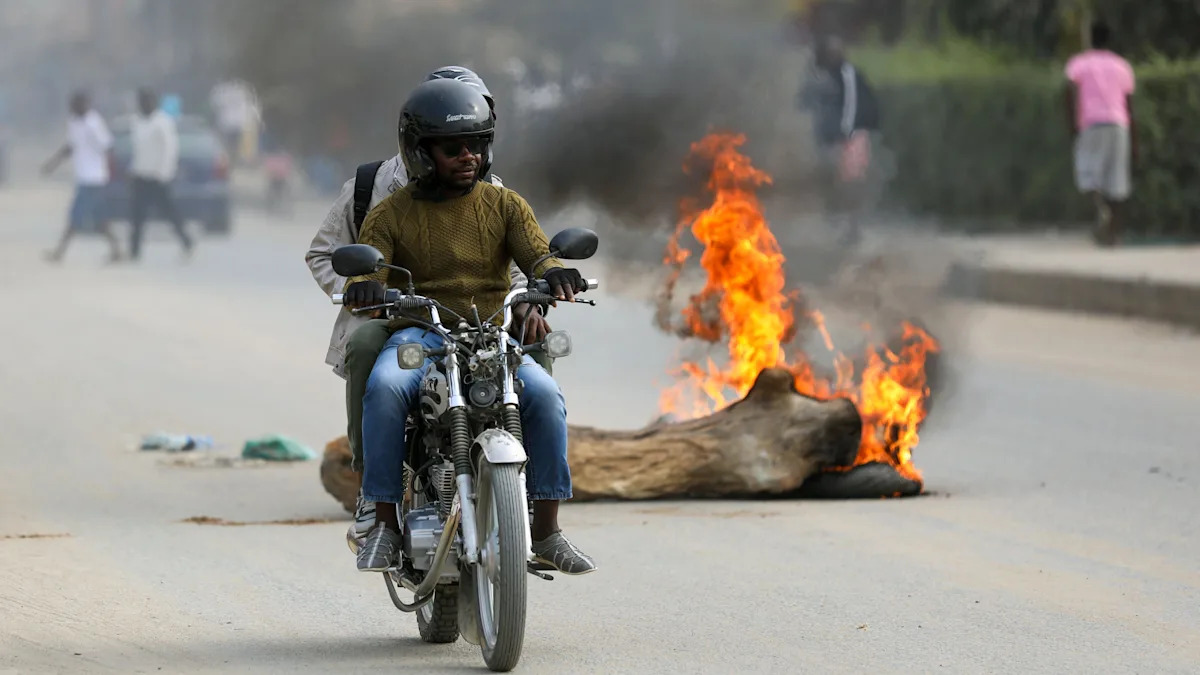 Cientos de arrestos durante las protestas mortales de combustible de angola