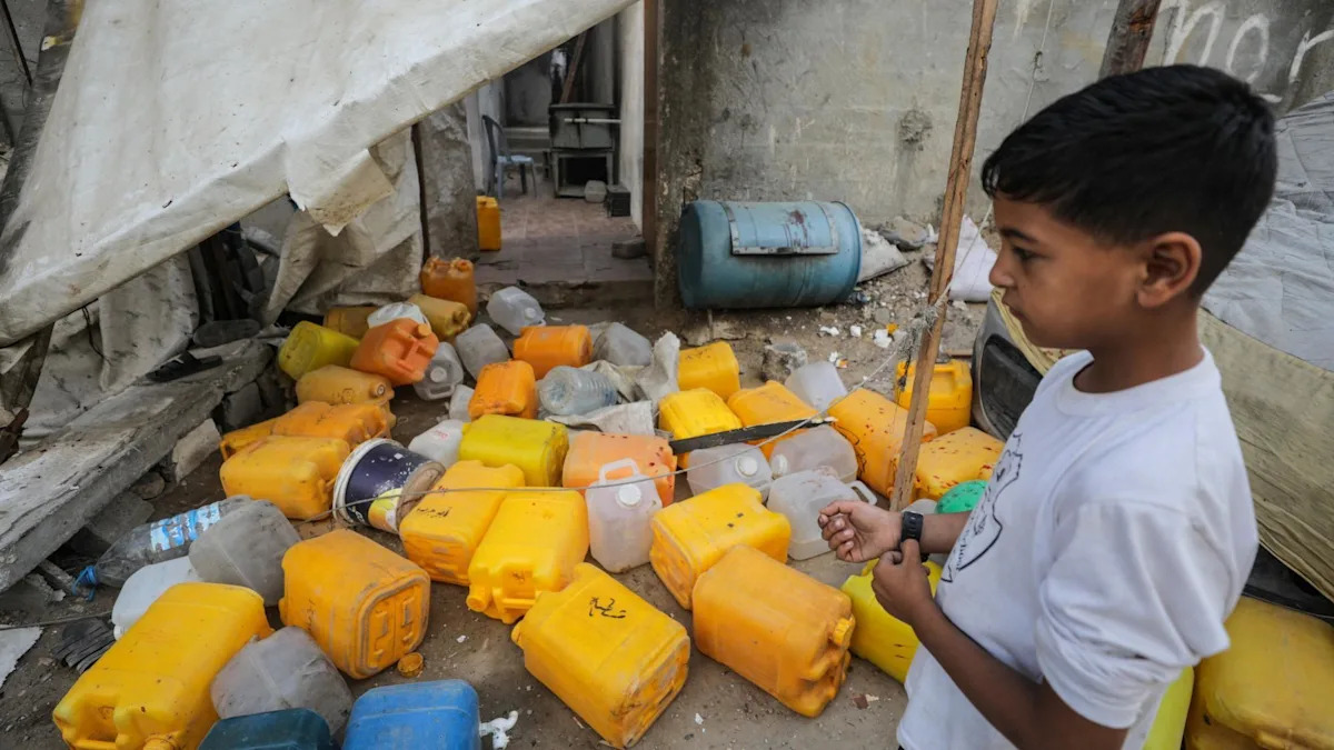 La indignación del padre de Gaza después de que la huelga israelí mata a un hijo ‘Buscando SIP’ en Water Point