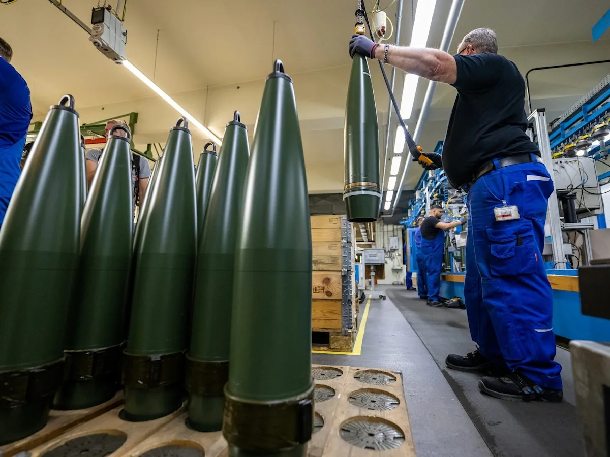 Los fabricantes de armas occidentales se están instalando en Ucrania. Kyiv obtiene potencia de fuego, la OTAN recibe lecciones en la guerra.