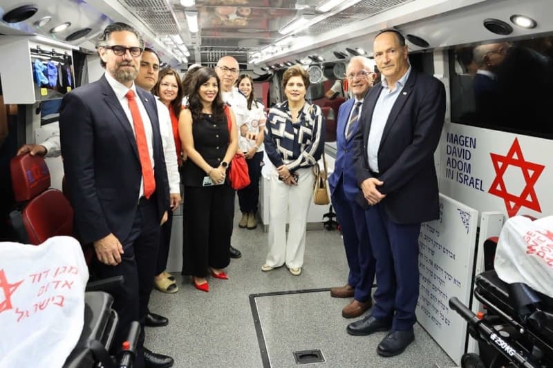 Los embajadores latinoamericanos van detrás de escena en los esfuerzos de salvavidas de MDA