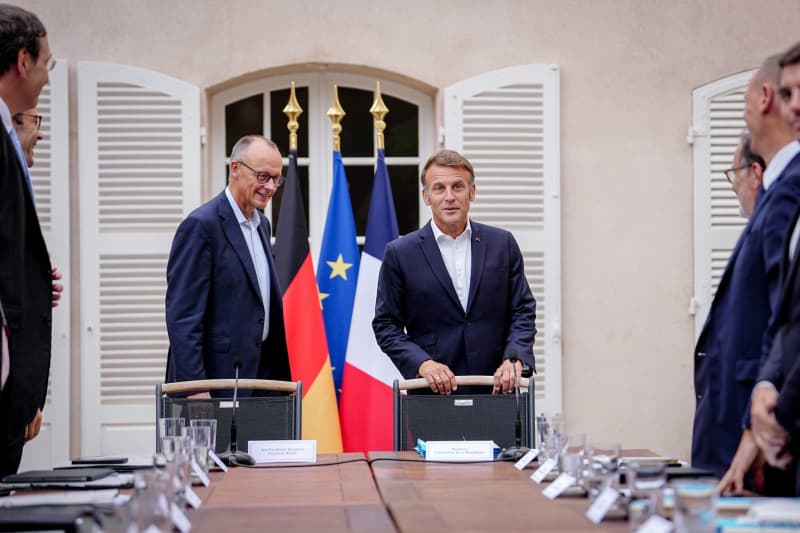 Macron, Merz Tout Renovación de estrechos vínculos entre París y Berlín