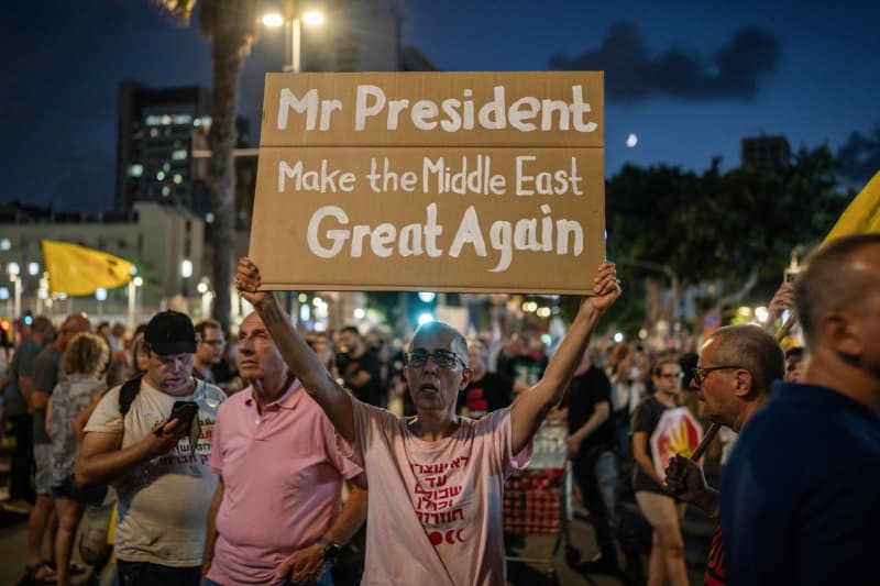 Los israelíes asisten a las manifestaciones que exigen acción a los rehenes libres, Fin War