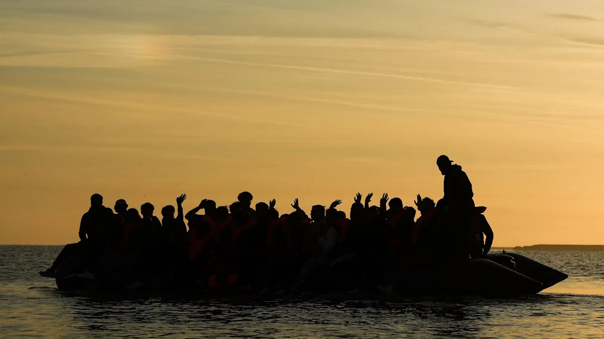 El plan piloto de los barcos pequeños del Reino Unido-francés entra en vigor