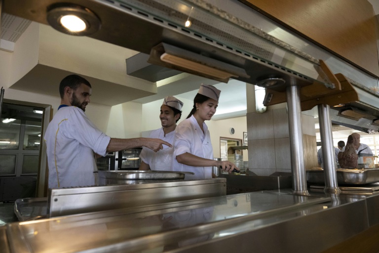 Los trabajadores uzbekes llenan el vacío a medida que la población búlgara se encoge