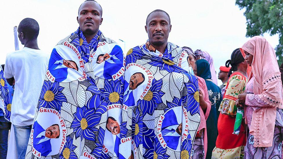 ¿Podrá el presidente más viejo del mundo conservar su título y cortejar a una nación de votantes jóvenes?