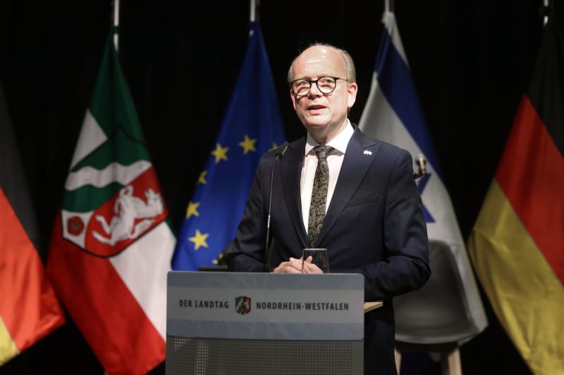 Críticas cuando el obispo luterano de Jerusalén acusa a Israel de genocidio